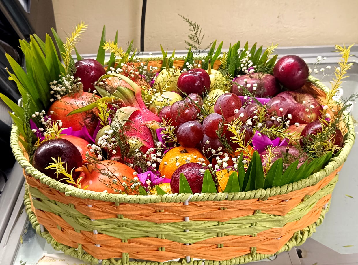 Family fruit hamper